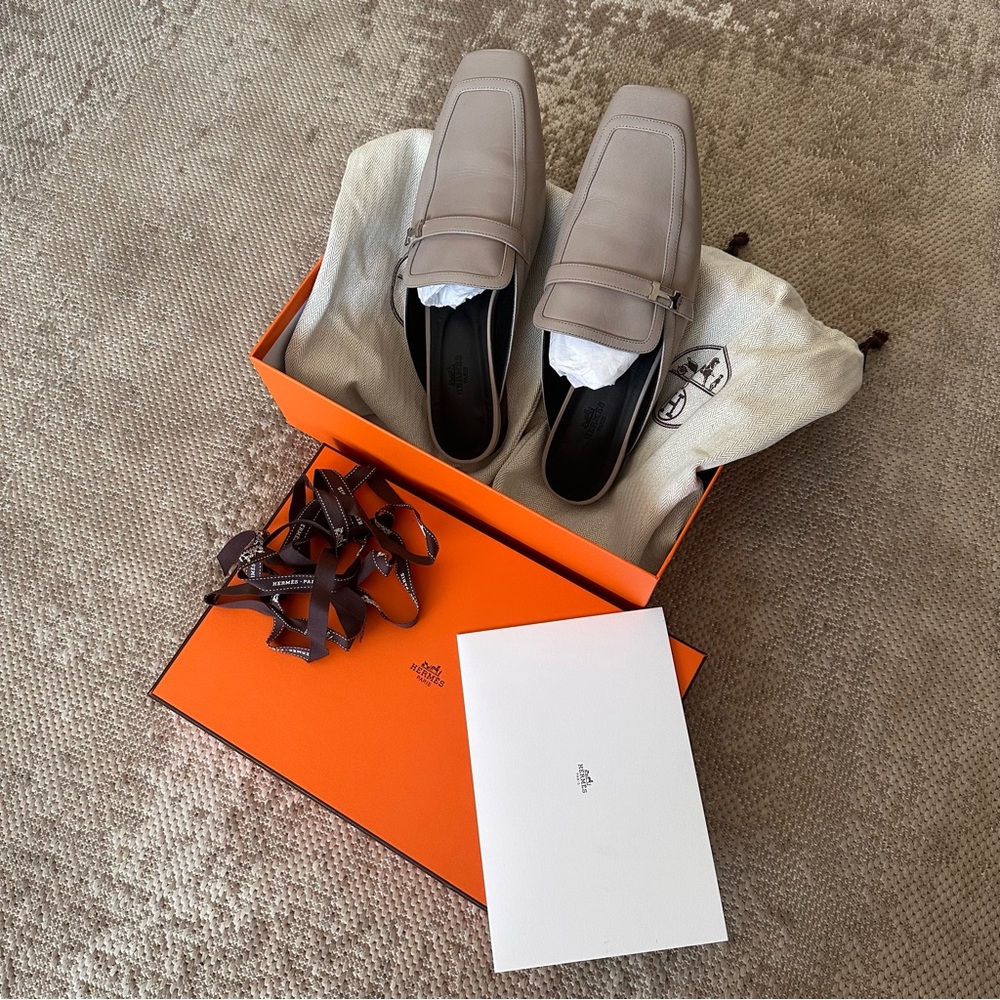 Hermes Groupie Mule in beige mastic